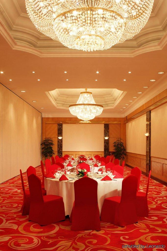 Crowne Plaza Center By Ihg