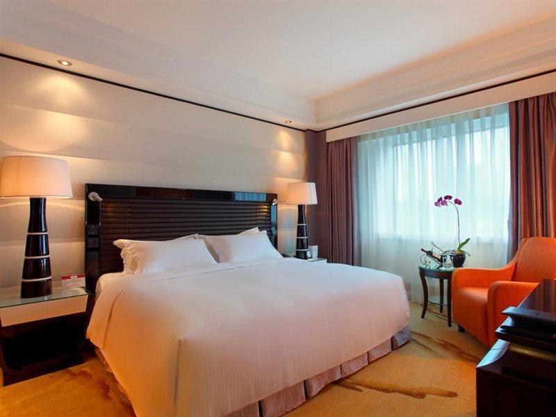 Crowne Plaza Center By Ihg 5*